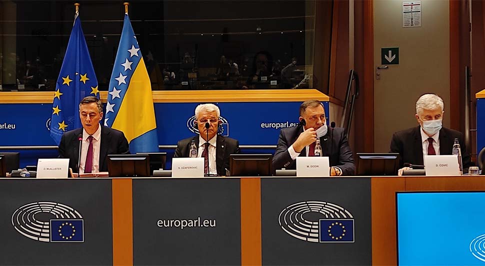 Dodik evropskim poslanicima: Kako bi bilo da u vašim sudovima sjede stranci i odlučuju umjesto vas?
