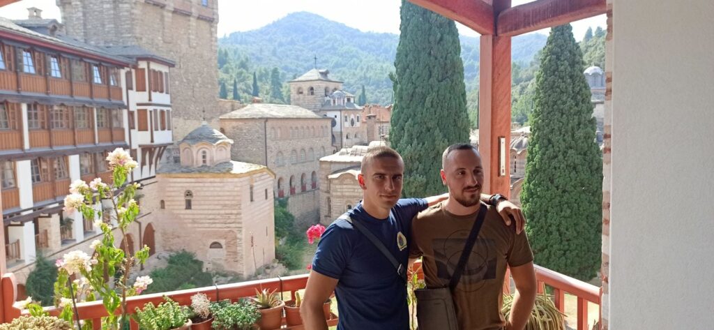 Ο Predrag Subotić έφτασε στην Ιερά Μονή Χιλανδαρίου έπειτα από 12 ημέρες πεζοπορίας