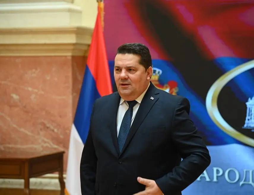 Η Ιντερπόλ απορρίπτει την έφεση του Δικαστηρίου της Βοσνίας για ένταλμα σύλληψης του Ντόντικ