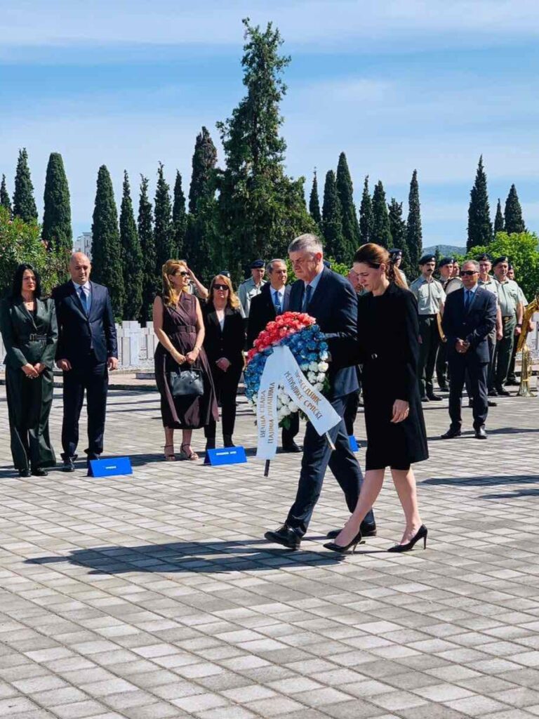 Κατάθεση στεφάνων στα στρατιωτικά συμμαχικά κοιμητήρια Ζέιτενλικ για την Ημέρα της Νίκης κατά του Φασισμού