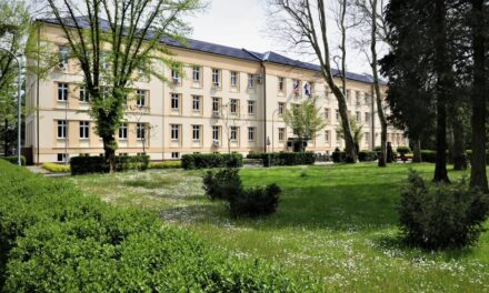 Σπουδάστε στην Μπάνια Λούκα με την Tomi School!
