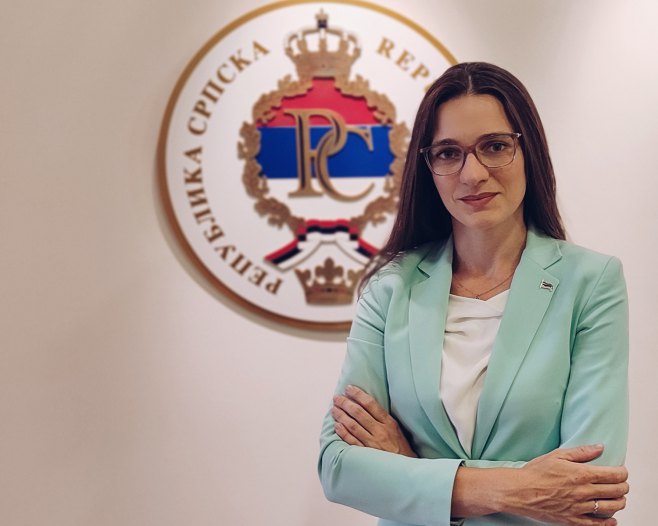 Jelena Jovanovic – H Σερβική Δημοκρατία δεν βρίσκεται στο εδώλιο του κατηγορουμένου – εκεί βρίσκεται το διεθνές δίκαιο