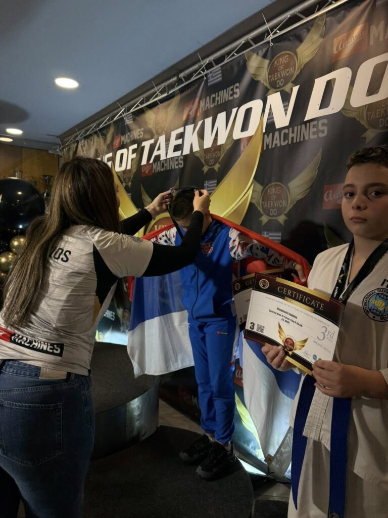 [gallery columns="2" size="large" ids="230229,230223"]