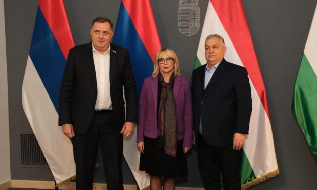 Η Άνα Τρίσιτς Μπάμπιτς και ο Μίλοραντ Ντόντικ στην Ουγγαρία με τον Βίκτορ Όρμπαν