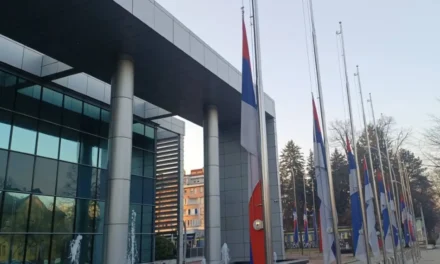 Заставе на пола копља: Данас је Дан жалости у Републици Српској