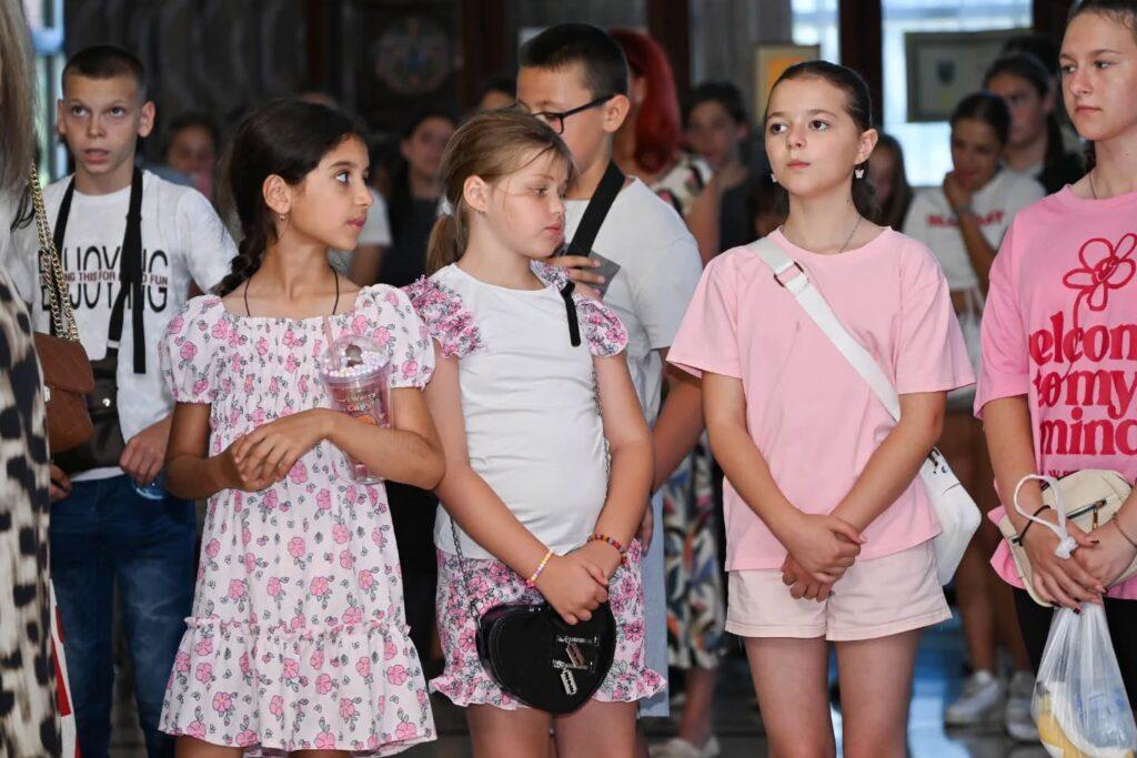 Η Κυβέρνηση της Σερβικής Δημοκρατίας υποδέχθηκε παιδιά από το Κόσοβο και τα Μετόχια