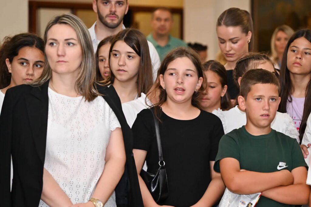 Η Κυβέρνηση της Σερβικής Δημοκρατίας υποδέχθηκε παιδιά από το Κόσοβο και τα Μετόχια