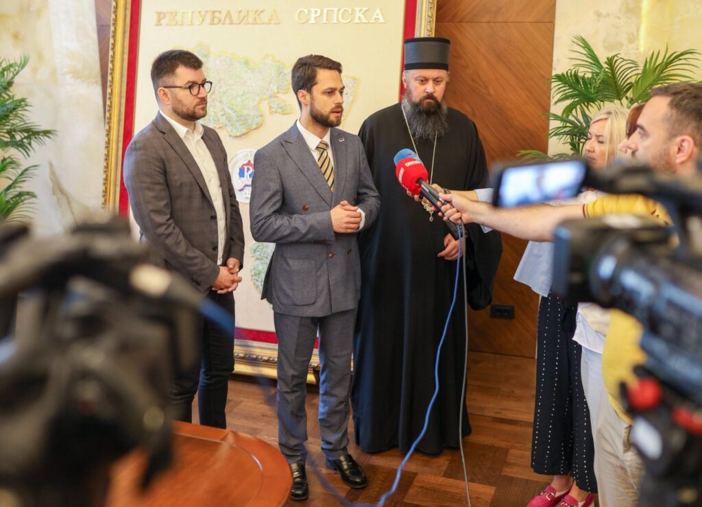Η Σερβική Δημοκρατία συνεχίζει και ενισχύει τη στήριξή της προς τη Μονή Χιλανδαρίου