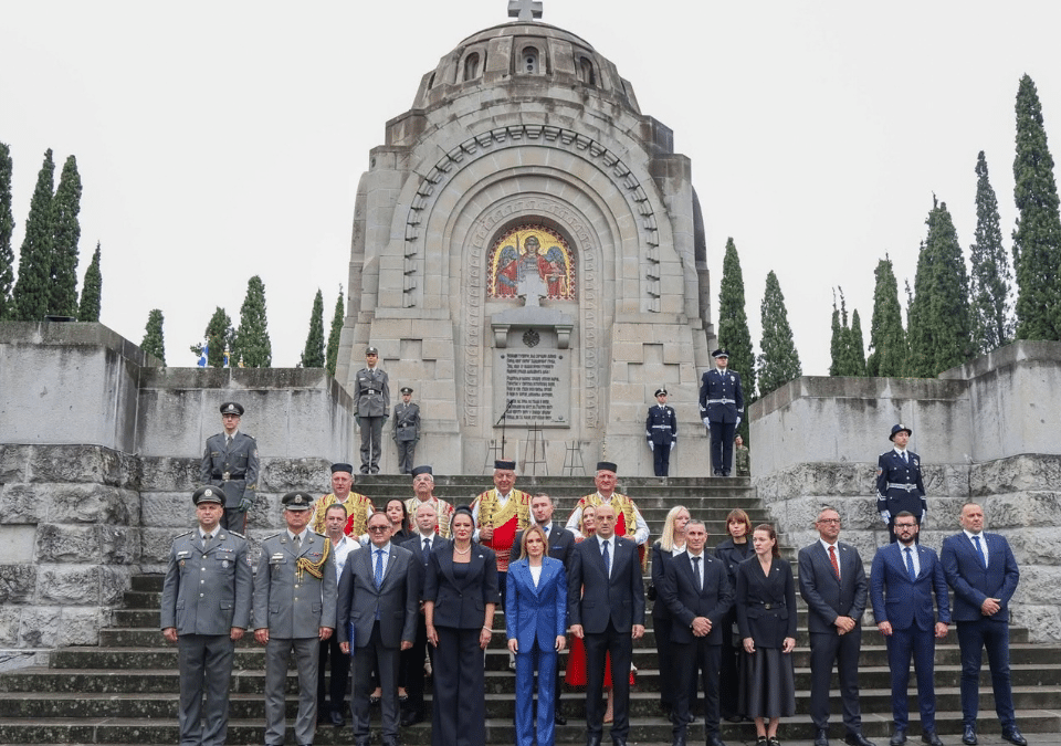 ΖΕΪΤΕΝΛΙΚ ΚΑΙ ΠΟΛΥΚΑΣΤΡΟ – 108 ΧΡΟΝΙΑ ΑΠΟ ΤΗ ΔΙΑΣΠΑΣΗ ΤΟΥ ΜΑΚΕΔΟΝΙΚΟΥ ΜΕΤΩΠΟΥ – ΜΝΗΜΗ ΚΑΙ ΤΙΜΗ ΣΤΟΥΣ ΠΕΣΟΝΤΕΣ