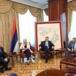 ЏЕФРИ САКС У БАЊАЛУЦИ: СВИЈЕТУ ЈЕ ПОТРЕБНО ВИШЕ РАЗГОВОРА И РАЗУМИЈЕВАЊА